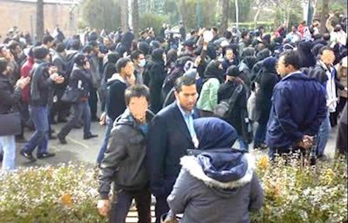 Iran: protests by students in the face of the regime’s suppression