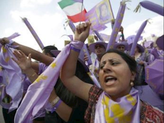 Thousands of Iranians demonstrate against the Iranian government