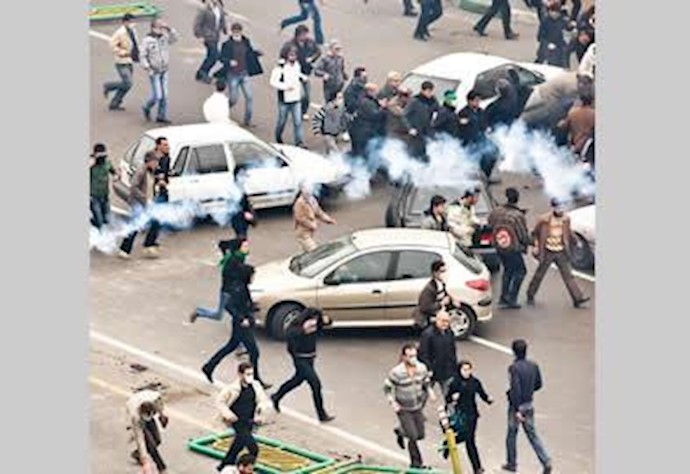 Clashes in central Tehran as opposition stage protest
