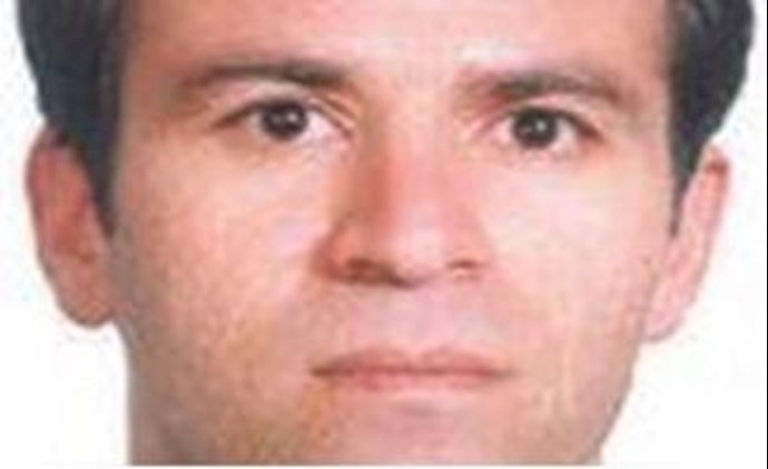 Lawyer in Iran stoning case in hiding to avoid arrest, supporters say