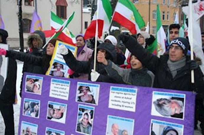 Radio Sweden reporting Iranian demonstration, interviewing NCRI representative