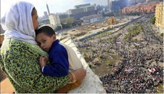 Army, police on Cairo streets, but no end to Egypt protests in sight