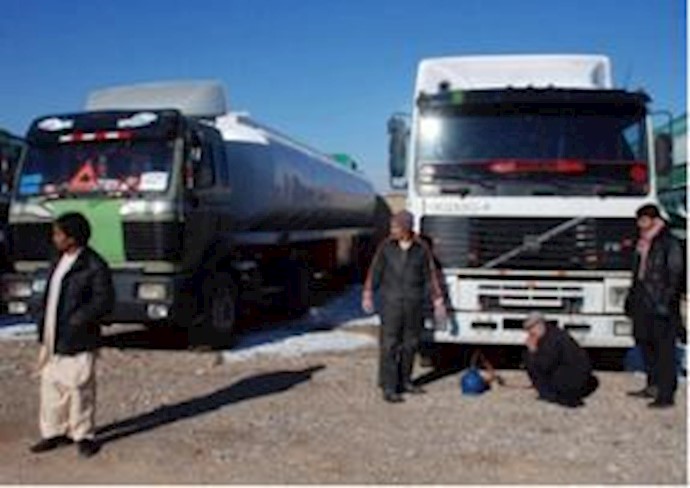 Afghan businessmen halt business with Iran to protest fuel blockade
