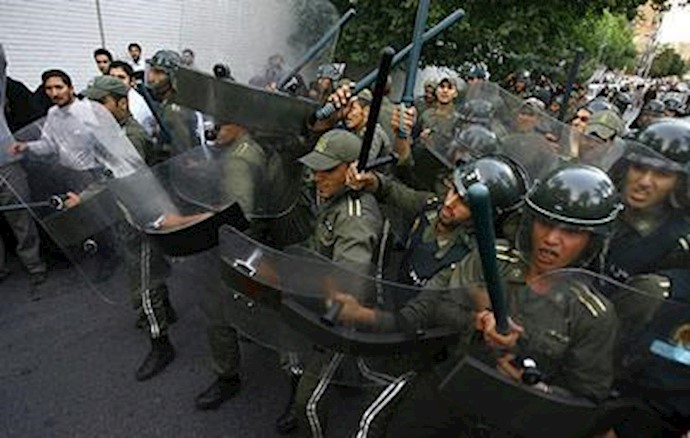 Maneuvers held by repressive Bassij forces in Isfahan to create a climate of public fear