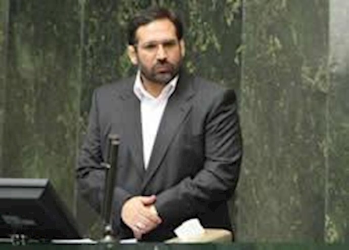 Iran: 22 parliament members call for impeaching finance minister
