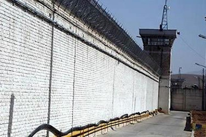 Kurdish political prisoners on hunger strike in prison west of Tehran