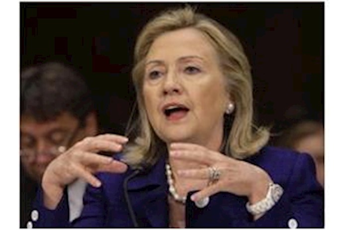 Clinton in Oman for talks on Iran