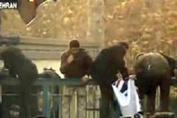 Russia condemns raid on British embassy in Iran