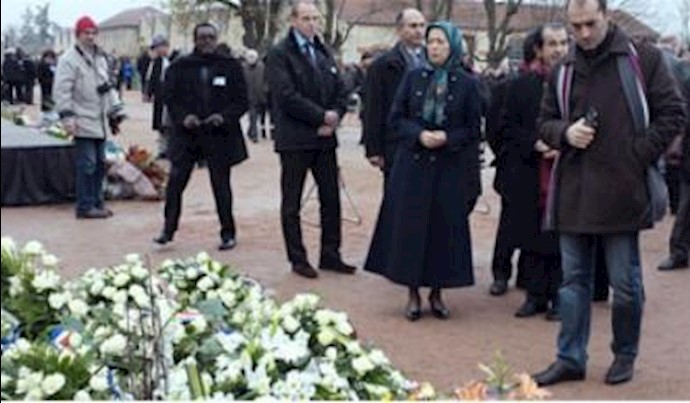Maryam Rajavi in the funeral of Danielle Mitterrand