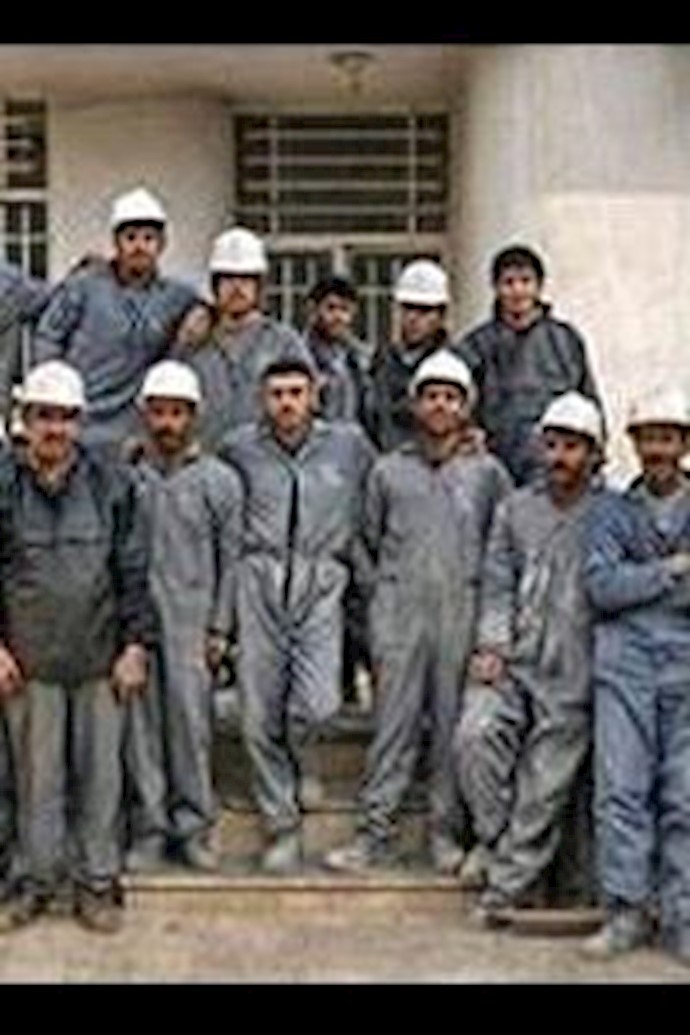 Khuzestan Pipe Factory workers continue protest gathering