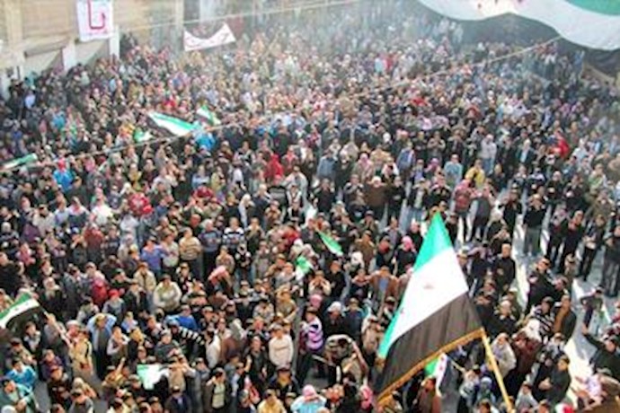 Syrians protest under watch of Arab League monitors