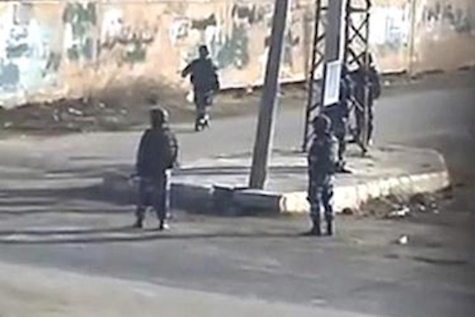 Syrian forces kill 25 as observers fan out