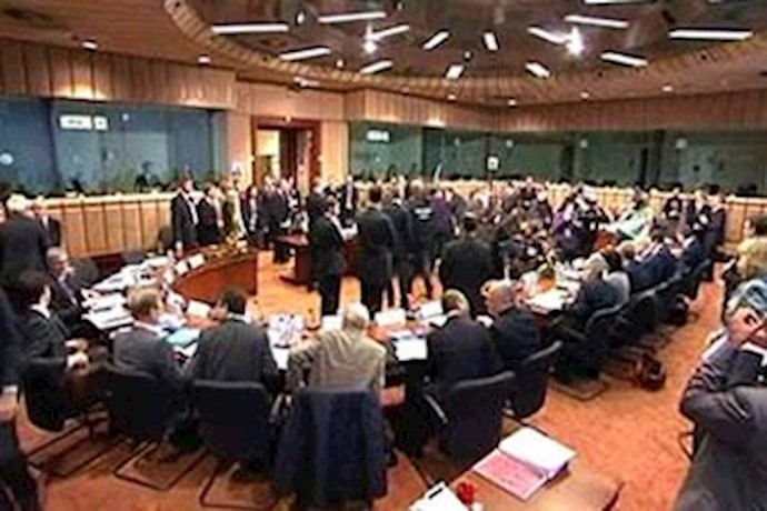 EU beefs up Iran sanctions, eyes oil and finance in 2012