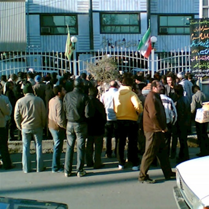Weaving workers protest gathering in Gha’em Shahr