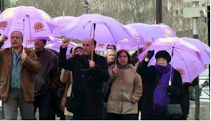29th day of Iranians sit-in in Paris condemned massacre of Qezelhesar prisoners