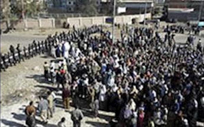 500 workers protested at petrochemical plant