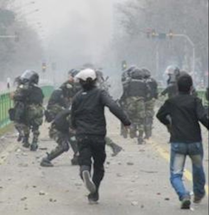 Suppressive forces fire teargas, clash with protestors