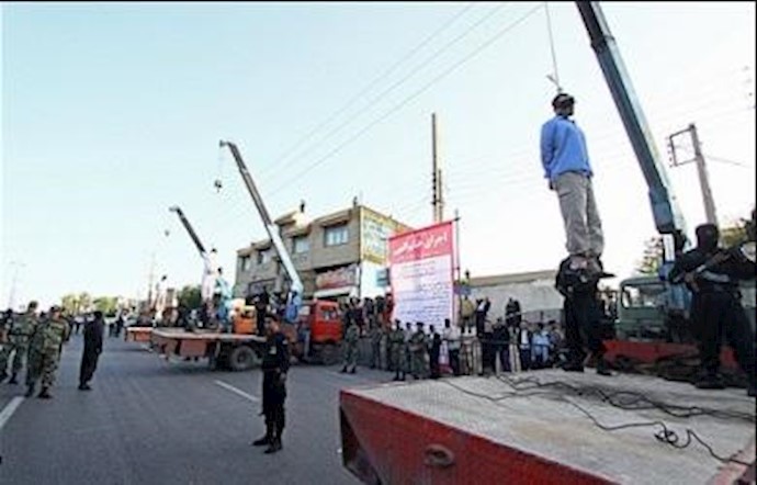 Three publicly hanged in Iran