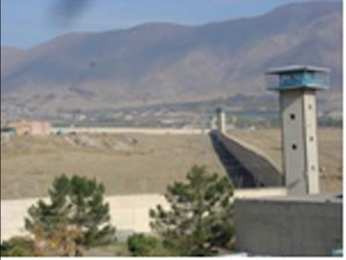 Three political prisoners at Gohardasht Prison banned from family visits