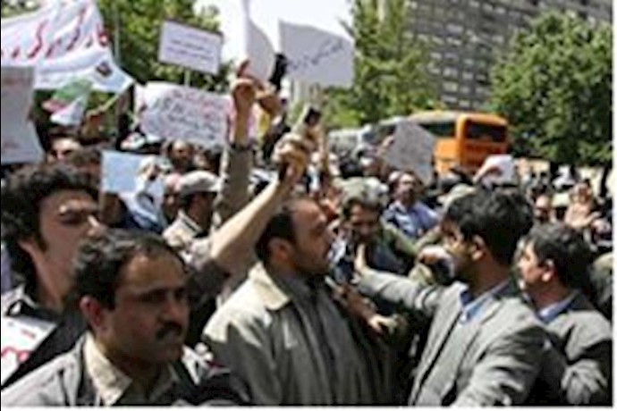 Tehran: Printing and Publishing Factory workers continue strike