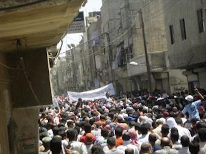 Syrian forces ’surround Damascus suburb’
