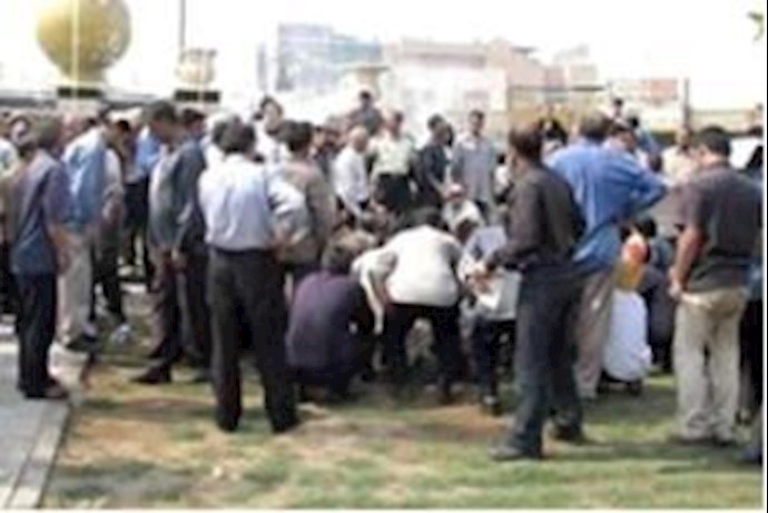 Municipality workers stage protest in Khoramshar (SW Iran)