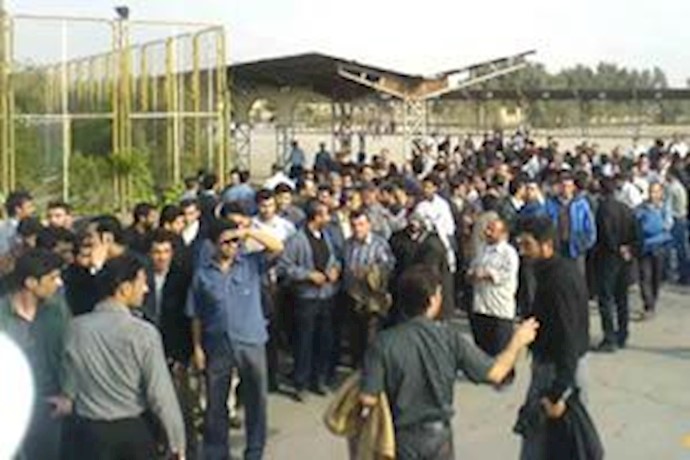 Iran: Thousands of workers continue strike in petrochemical complex