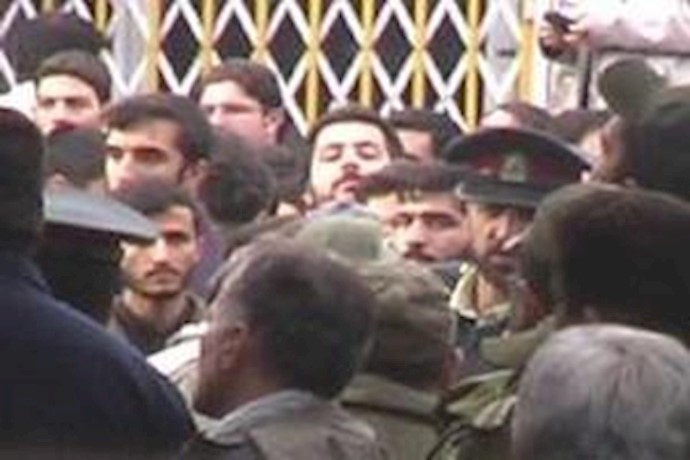 Arrest of seven Gonabadi Dervishes in front of Evin Prison