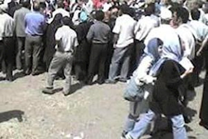 Mullahs’ regime pressures families of political prisoners in Gohardasht Prison
