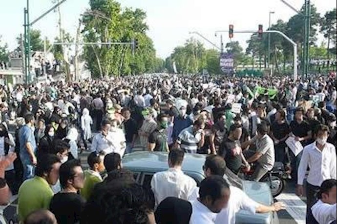 Tehran Hit by Protests Over Currency Crisis