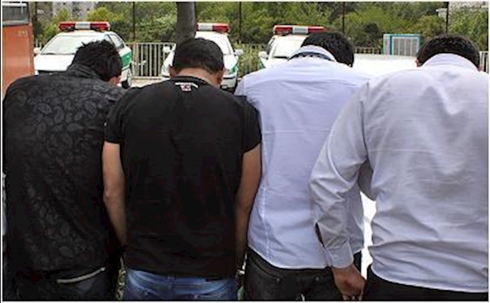 Iran’s intelligence agents raid homes, arrest numbers