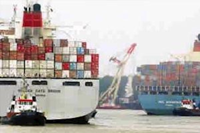 Rival factions sell cheap imported goods on high prices: Iran minister