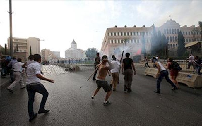 Protesters try to storm Lebanese government