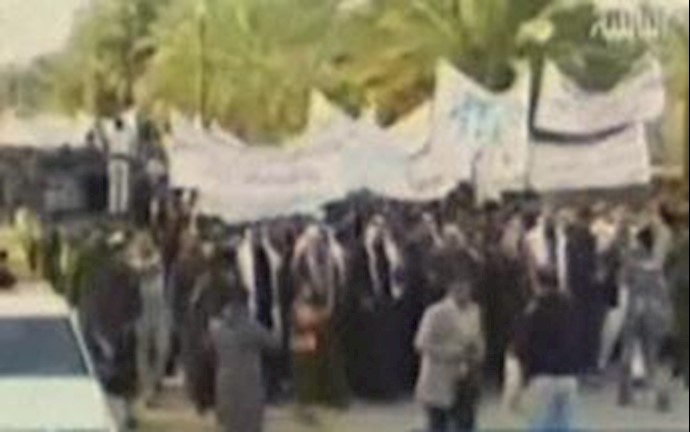 Iraqis in Al Anbar Province protest against Maliki’s government Iraqis in Al Anbar Province protest against Maliki’s government