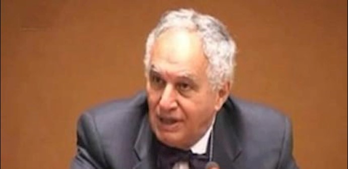 Sid Ahmed Ghozali, former Algerian PM, stands guest of honor of Iranian Resistance