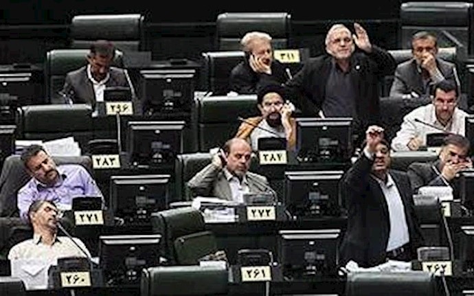 Iran: officials’ one day salary equal to workers one month salary