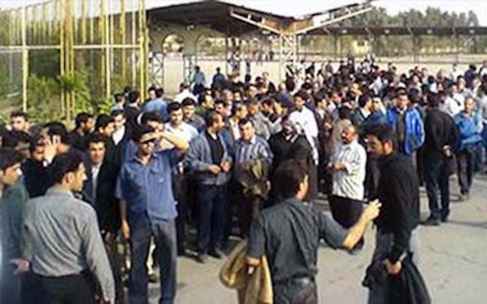 Sugar factory workers in Ahvaz stage protest gathering Sugar factory workers in Ahvaz stage protest gathering