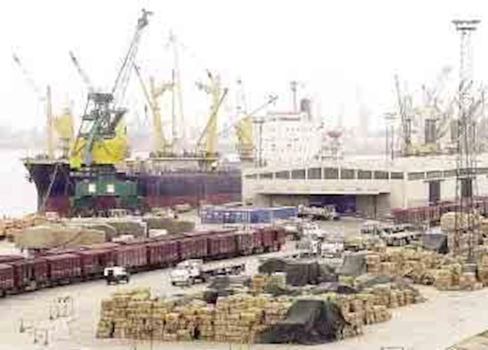 UAE exports to Iran decrease 33 percent due to sanctions