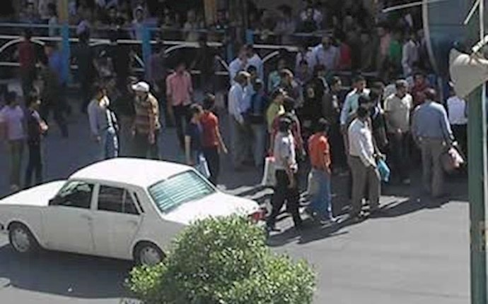 Bazaar merchants supporting PMOI in Mazandaran commemorate Students Day