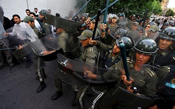 Mullahs begin new campaign of night raids on people’s homes