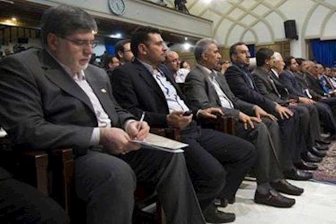 Ahmadinejad aide returns to jail after short parole