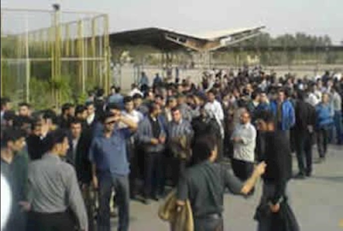 Isfahan steel mill and industry workers stage protest gathering