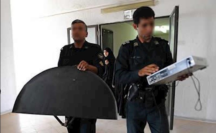 Tehran: agents conduct raids to round up satellite dishes