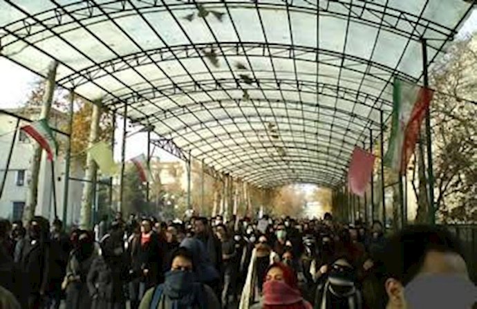 Tehran’s National University students protest Ahmadinejad visit