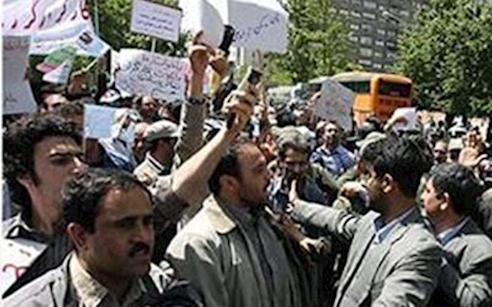 Iran: 2400 workers in Saveh remain on strike