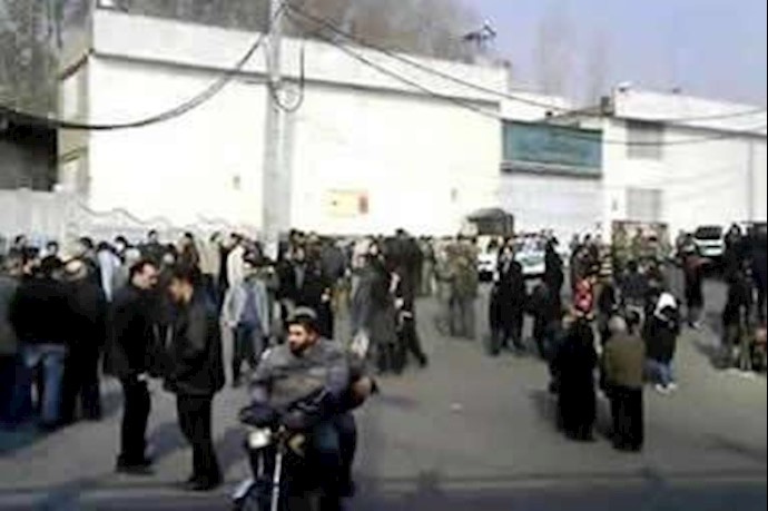 Gathering outside Tehran’s Evin Prison