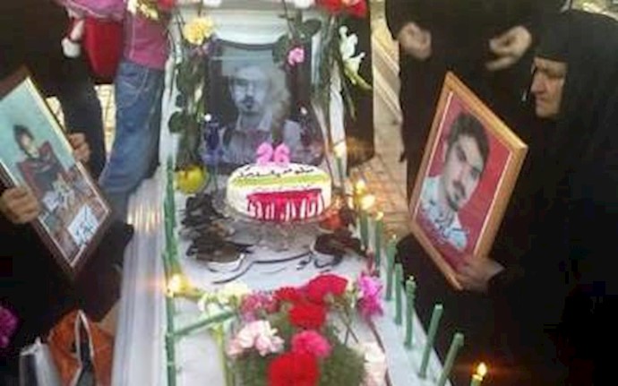Students Day commemorated at grave of 2009 uprising martyr