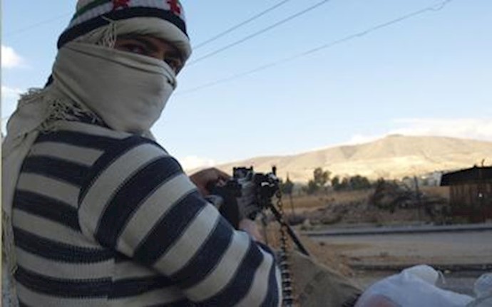 Syrian forces surround Palestinian camp