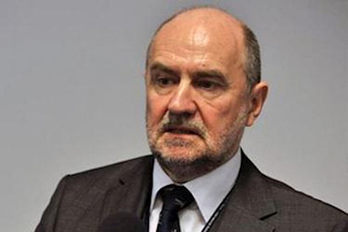 UN nuclear inspectors leave for key talks in Tehran on allegations Iran hid work on atom arms