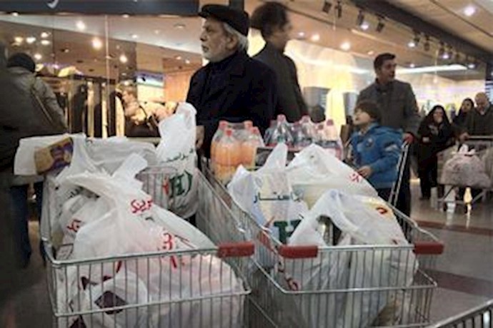 Iranians desperate as dark economic clouds gather